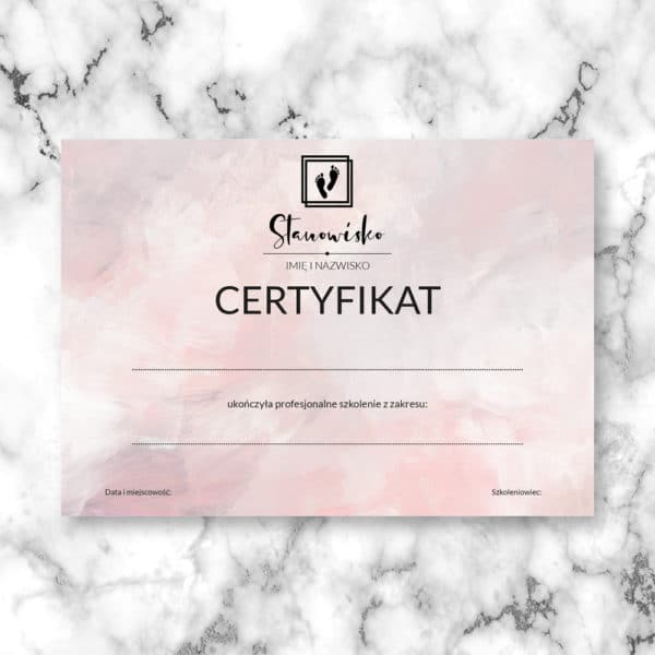 pastelowo różowy certyfikat na szkolenia dla podologów
