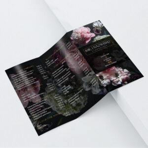 Ulotki z cennikiem logo w złotej ramce i kwiatowym motywem